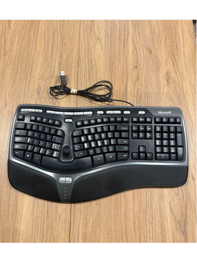 Microsoft KU-0462 Natural Black Ergonomic Wave USB Keyboard 4000 v1.0 Model 1048